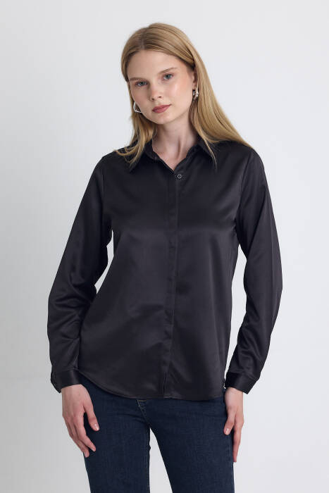 Siyah Gizli Düğmeli Saten Kadın Gömlek 4057A - Stilay
