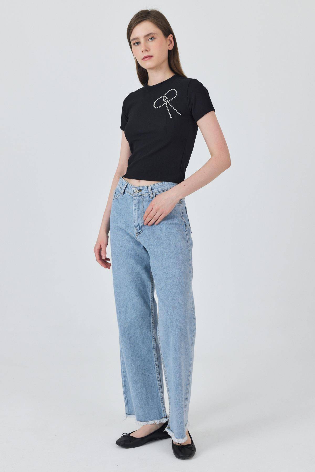Siyah İnci Kurdele İşlemeli Crop Slim Fit Tişört 2229 - 2