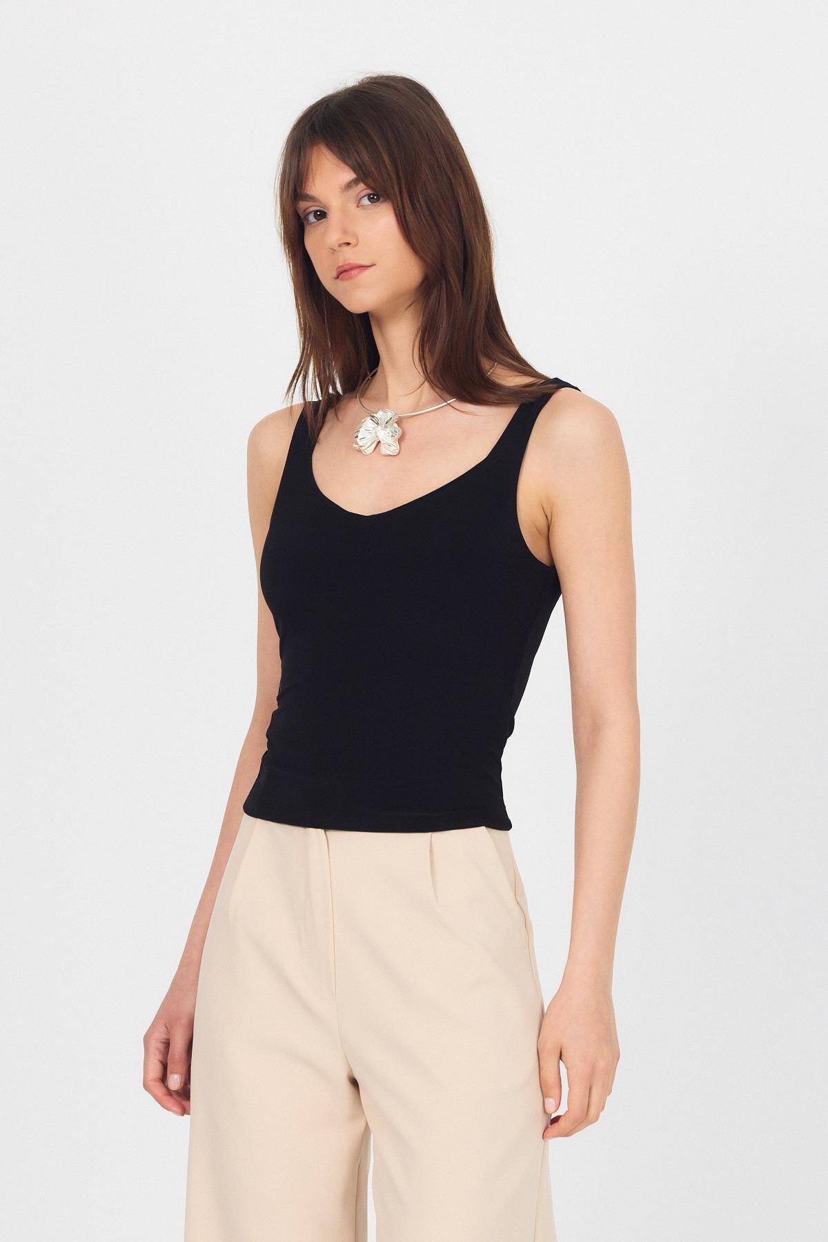 Siyah Kalın Askılı V Yaka Bluz 13293 - Stilay