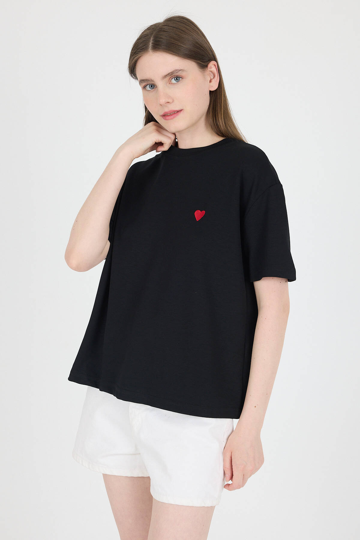 Siyah Kalp Nakışlı Premium Kumaş Tişört 6218 - Stilay