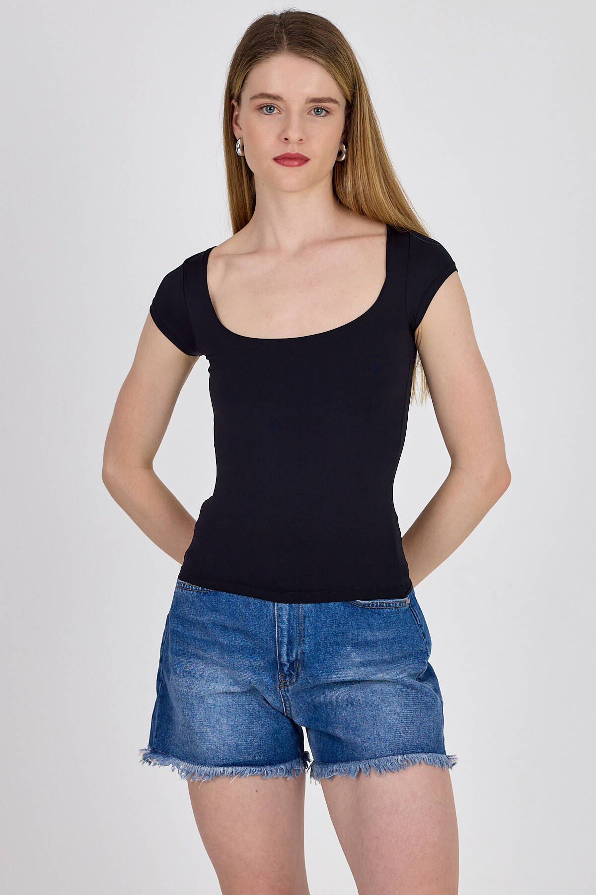 Siyah Kare Yaka Kısa Kol Body 3116 - Stilay