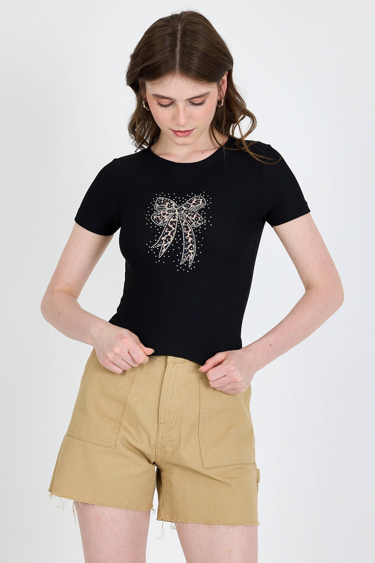 Siyah Leopar Fiyonk Baskılı Taş Detaylı Slim Fit Crop Tişört 0549-1 - Stilay