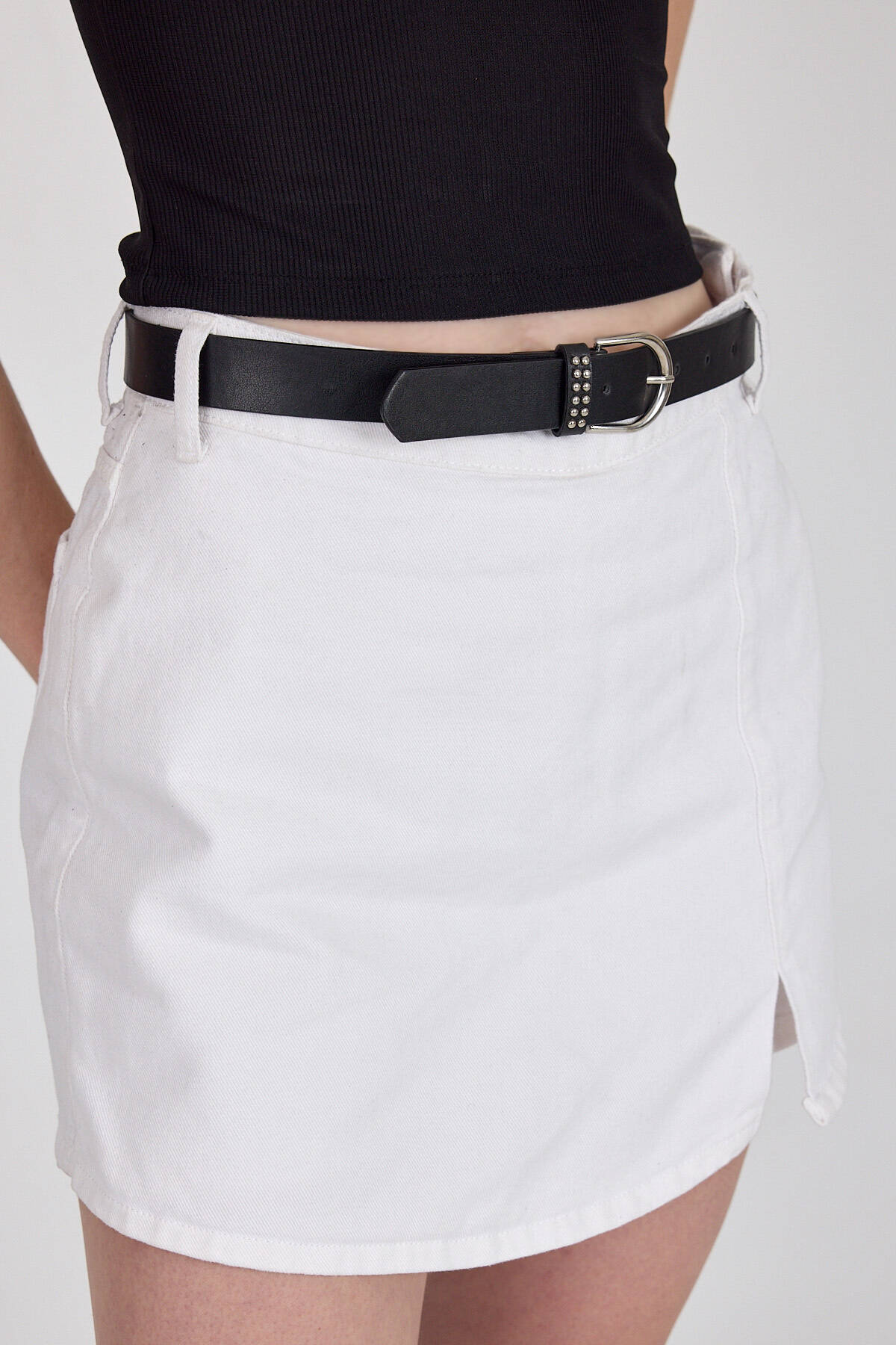 Siyah Oval Tokalı Zımba Detaylı Kemer 437 - Stilay