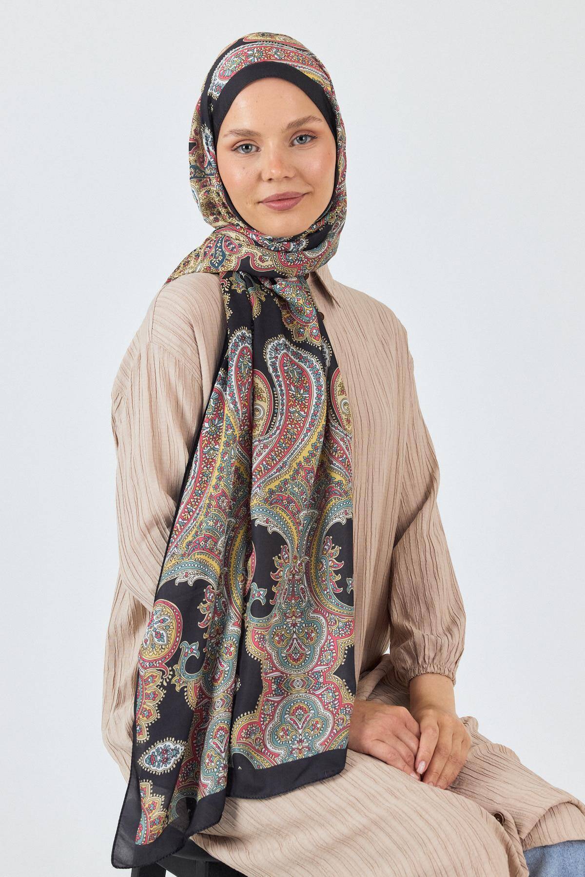 Siyah Retro Desenli Şal 4002 - 6