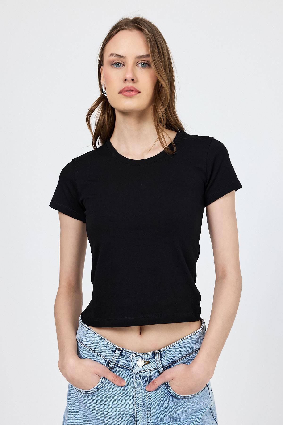 Siyah Slim Fit Bisiklet Yaka Kısa Kollu Tişört 2214 - Stilay