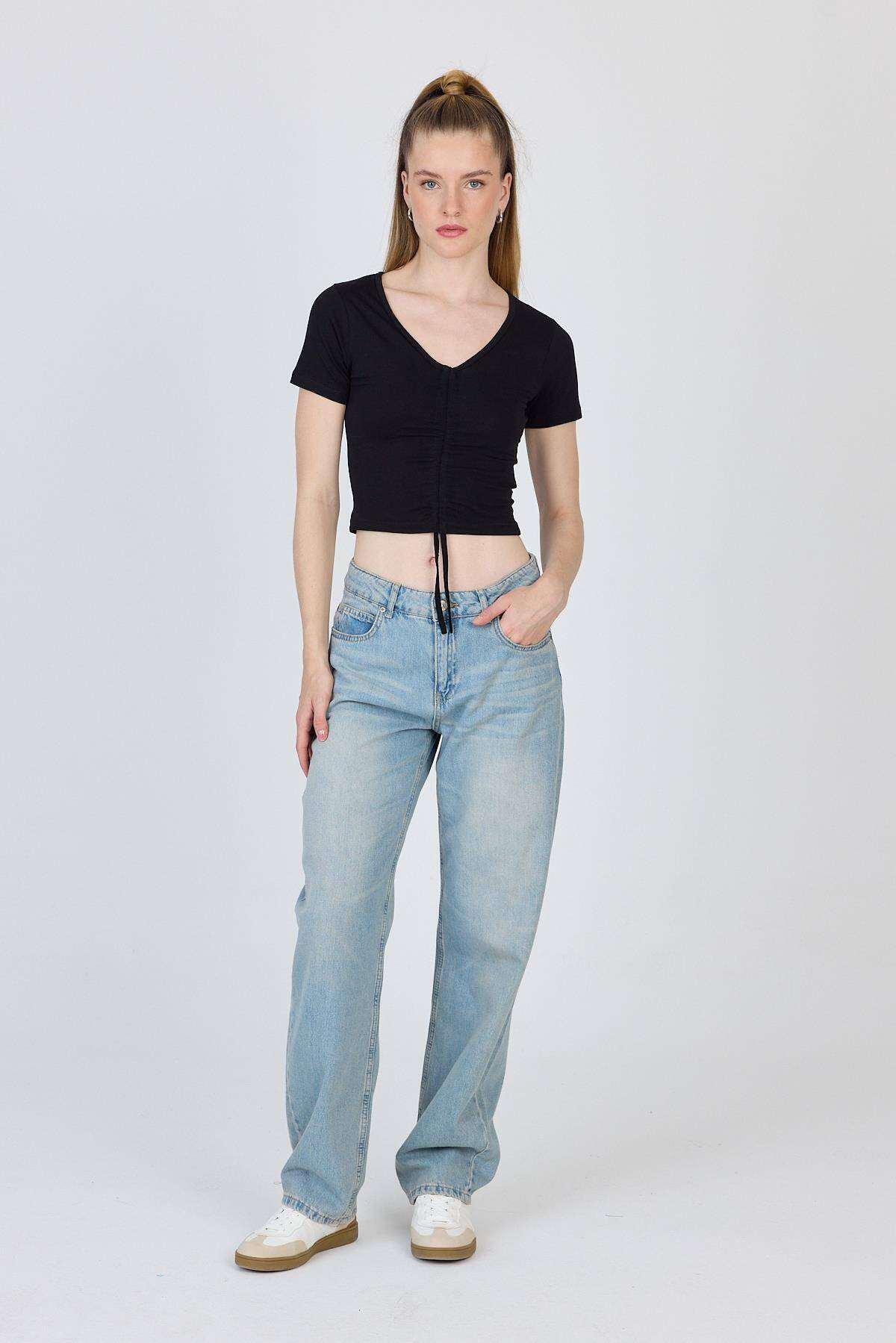 Siyah V Yaka Büzgülü Crop Tişört 9201M - Stilay