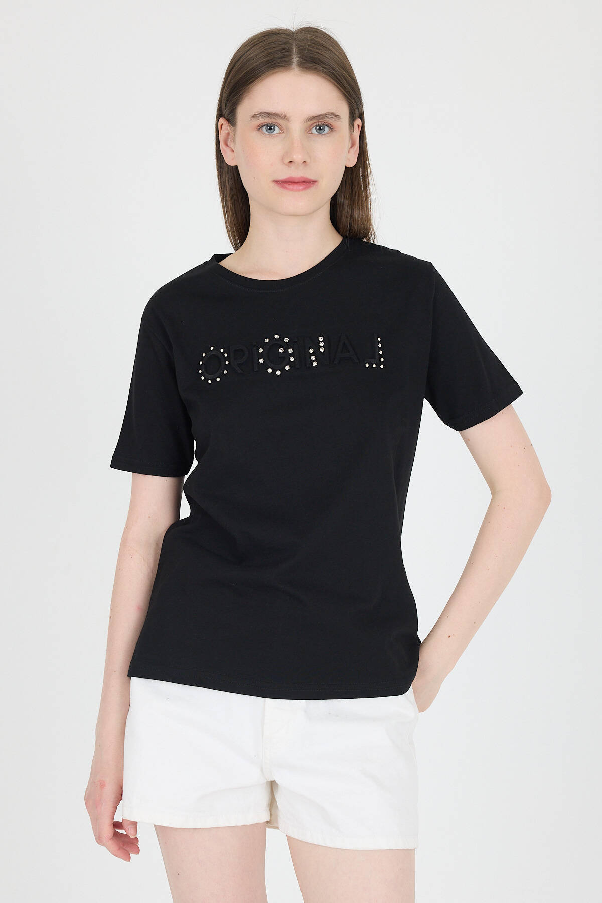 Siyah Yazı Kabartmalı Relaxed Fit Tişört 25224 