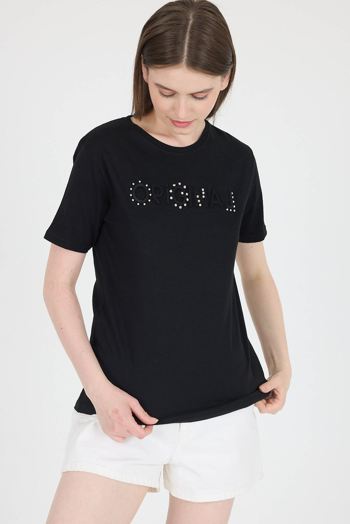 Siyah Yazı Kabartmalı Relaxed Fit Tişört 25224 - Stilay