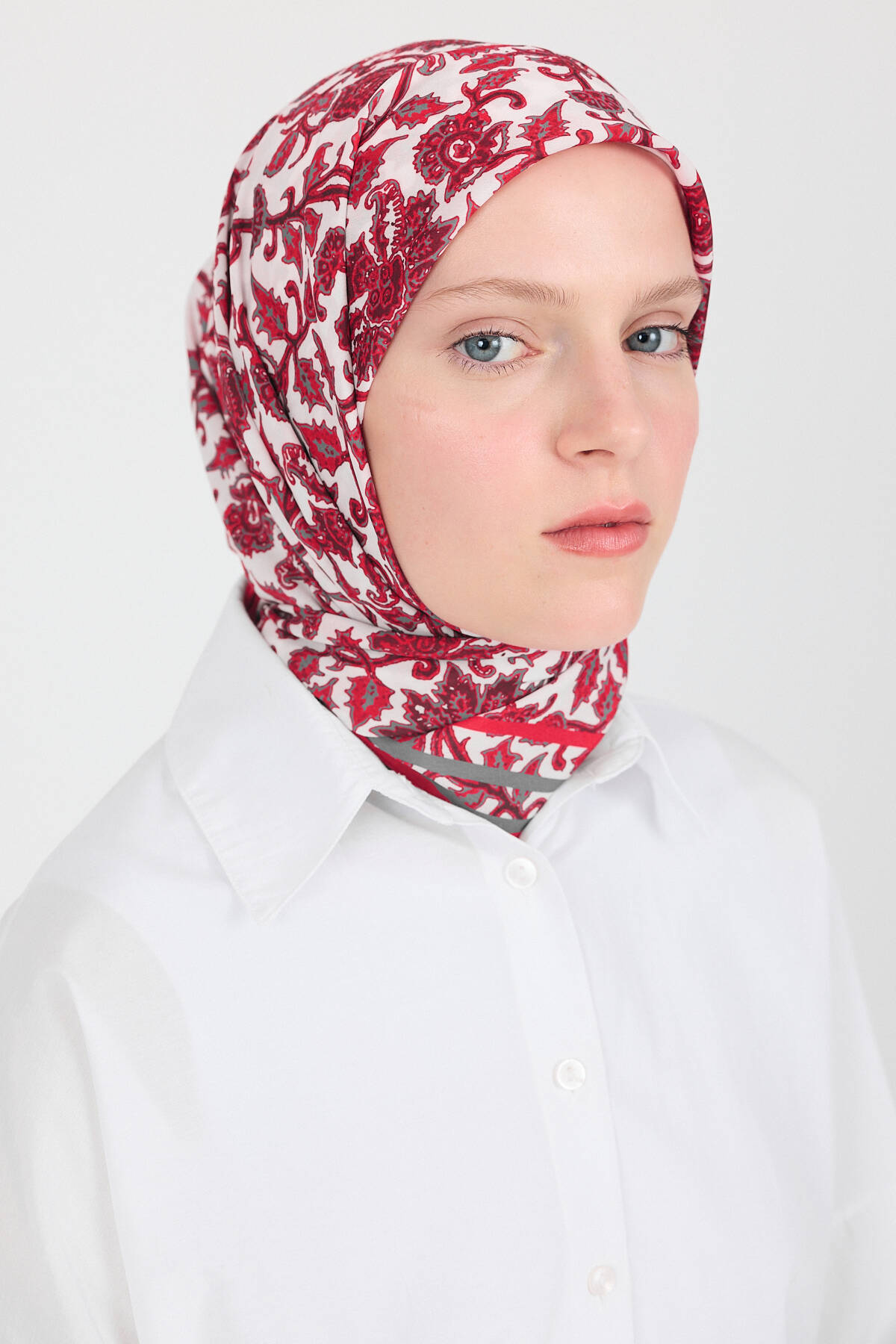 Vişne Desenli Eşarp 5695 