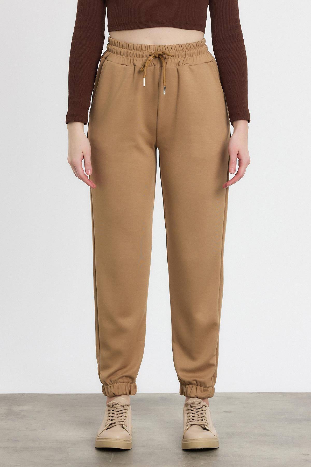 Yumuşak Dokulu Esnek Premium Kumaş Rahat Kalıp Eşofman Altı Camel - 8242 - Stilay